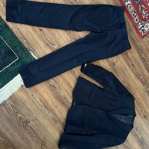 Mens H&M suit. Navy blue